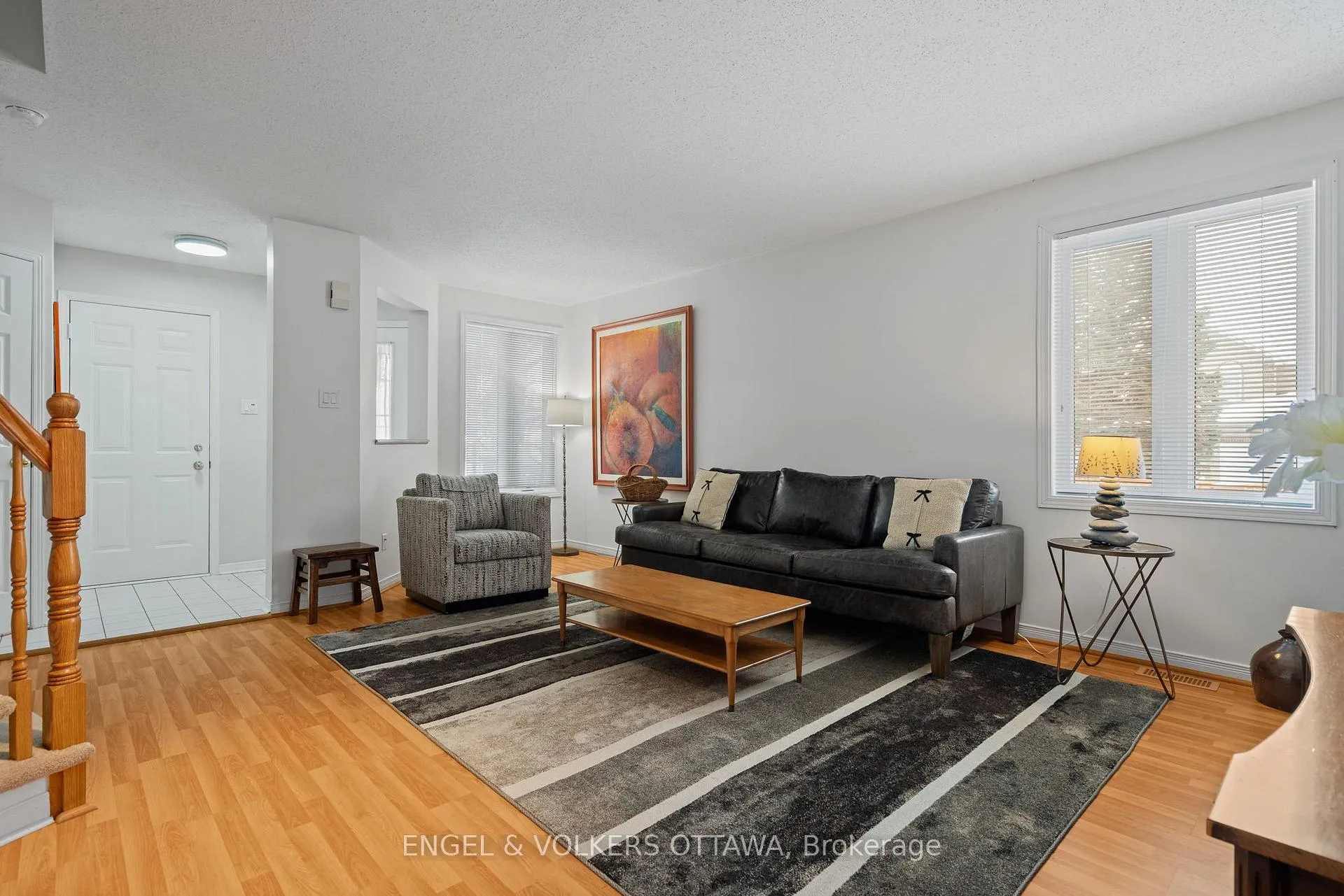 Photo 4 of 126 Whalings Circle, Ottawa, Stittsville (Central) — HOMEH