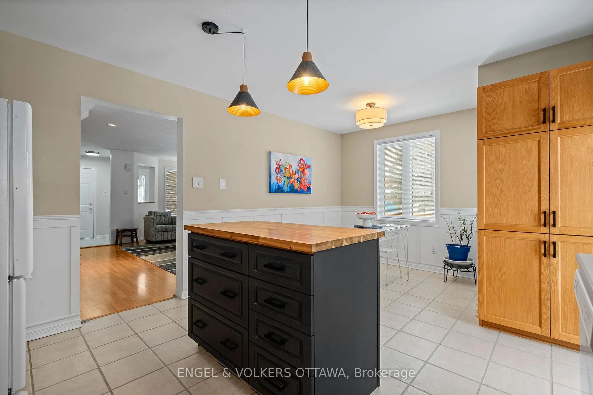Photo 9 of 126 Whalings Circle, Ottawa, Stittsville (Central) — HOMEH