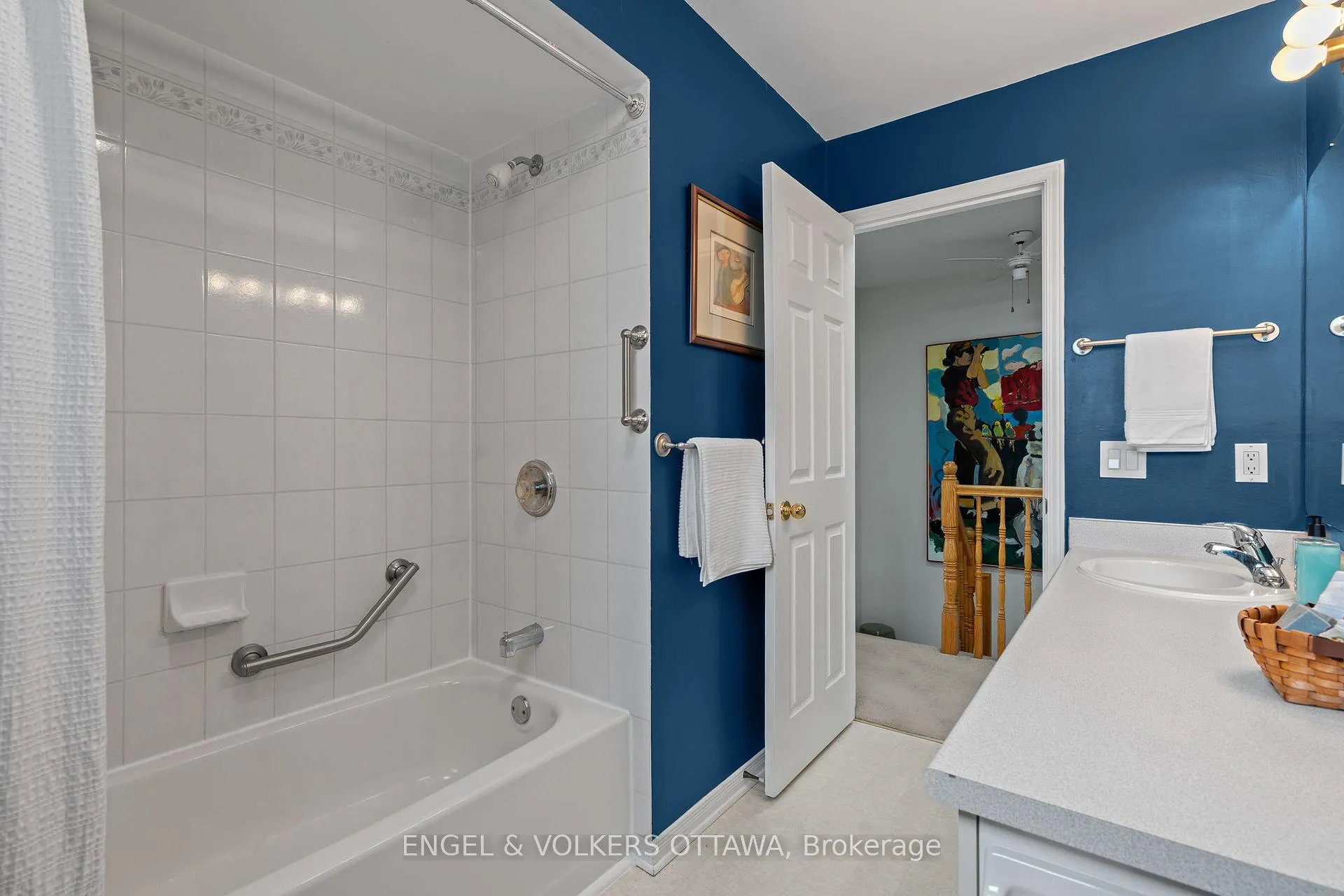 Photo 17 of 126 Whalings Circle, Ottawa, Stittsville (Central) — HOMEH