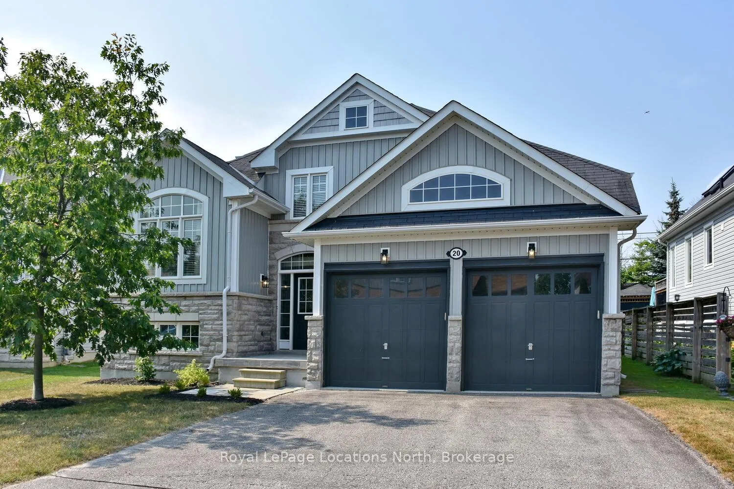 Photo 3 of 20 Leeward Circle, Wasaga Beach — HOMEH