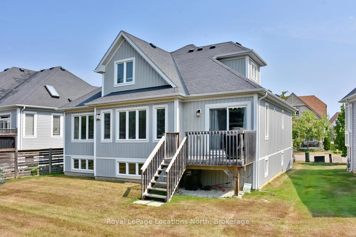 Photo 5 of 20 Leeward Circle, Wasaga Beach — HOMEH