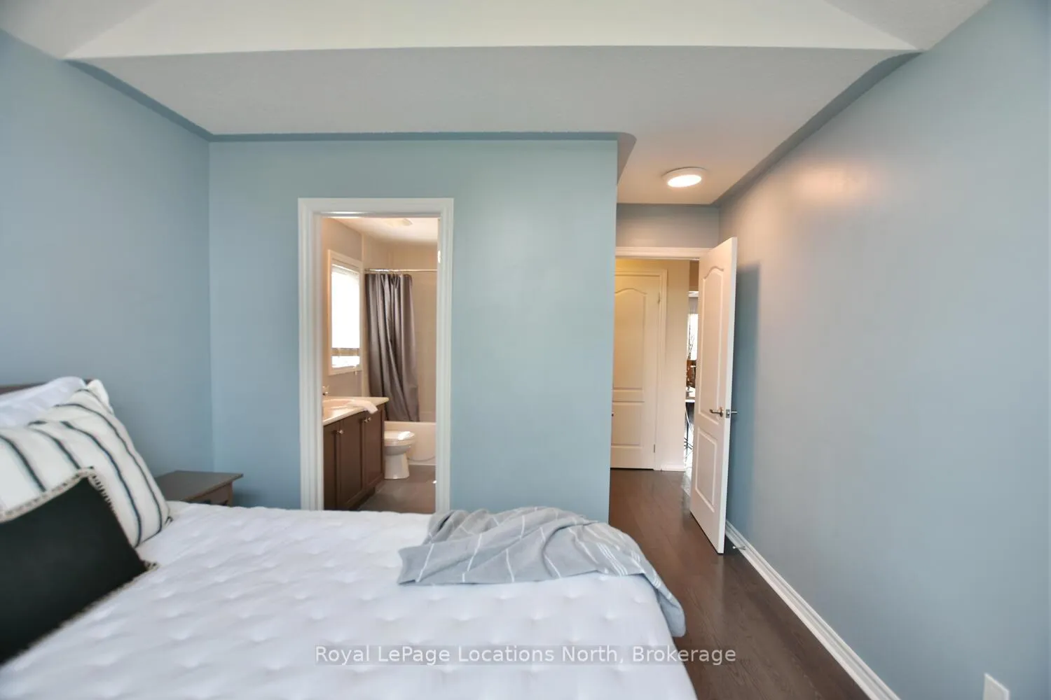 Photo 11 of 20 Leeward Circle, Wasaga Beach — HOMEH