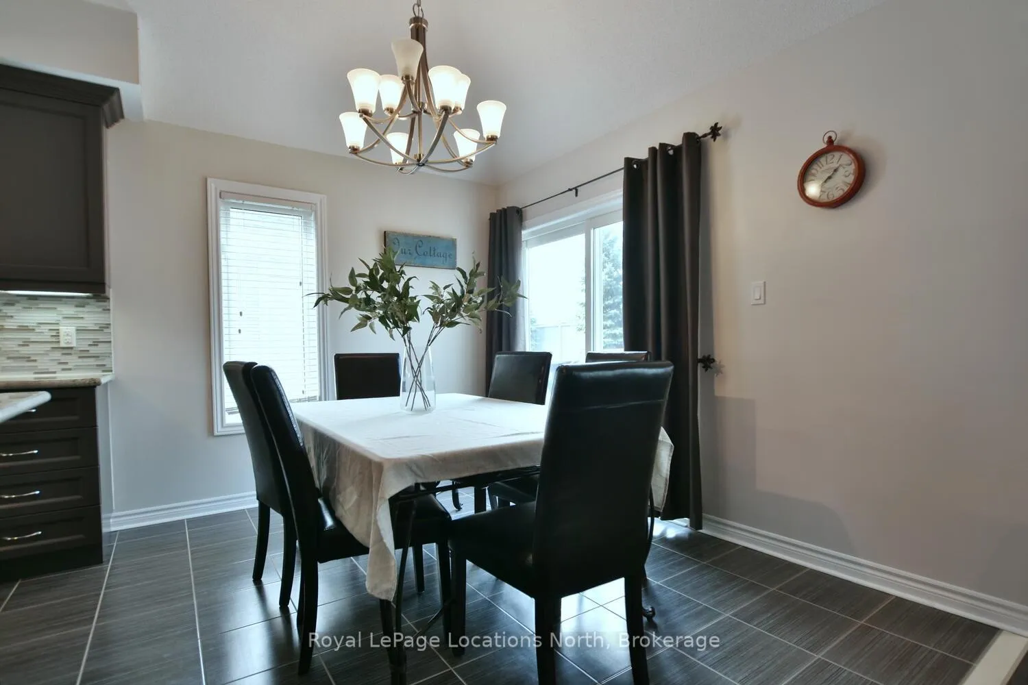 Photo 17 of 20 Leeward Circle, Wasaga Beach — HOMEH