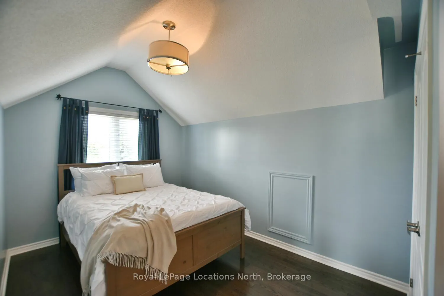Photo 27 of 20 Leeward Circle, Wasaga Beach — HOMEH