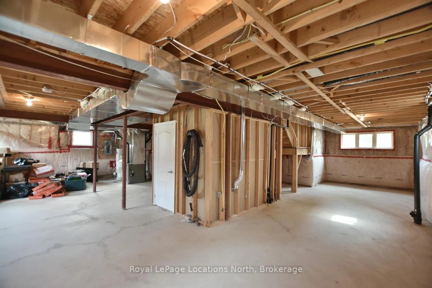 Photo 30 of 20 Leeward Circle, Wasaga Beach — HOMEH