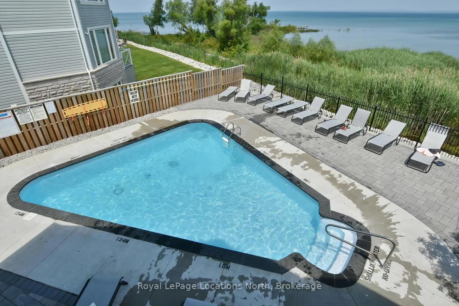 Photo 32 of 20 Leeward Circle, Wasaga Beach — HOMEH
