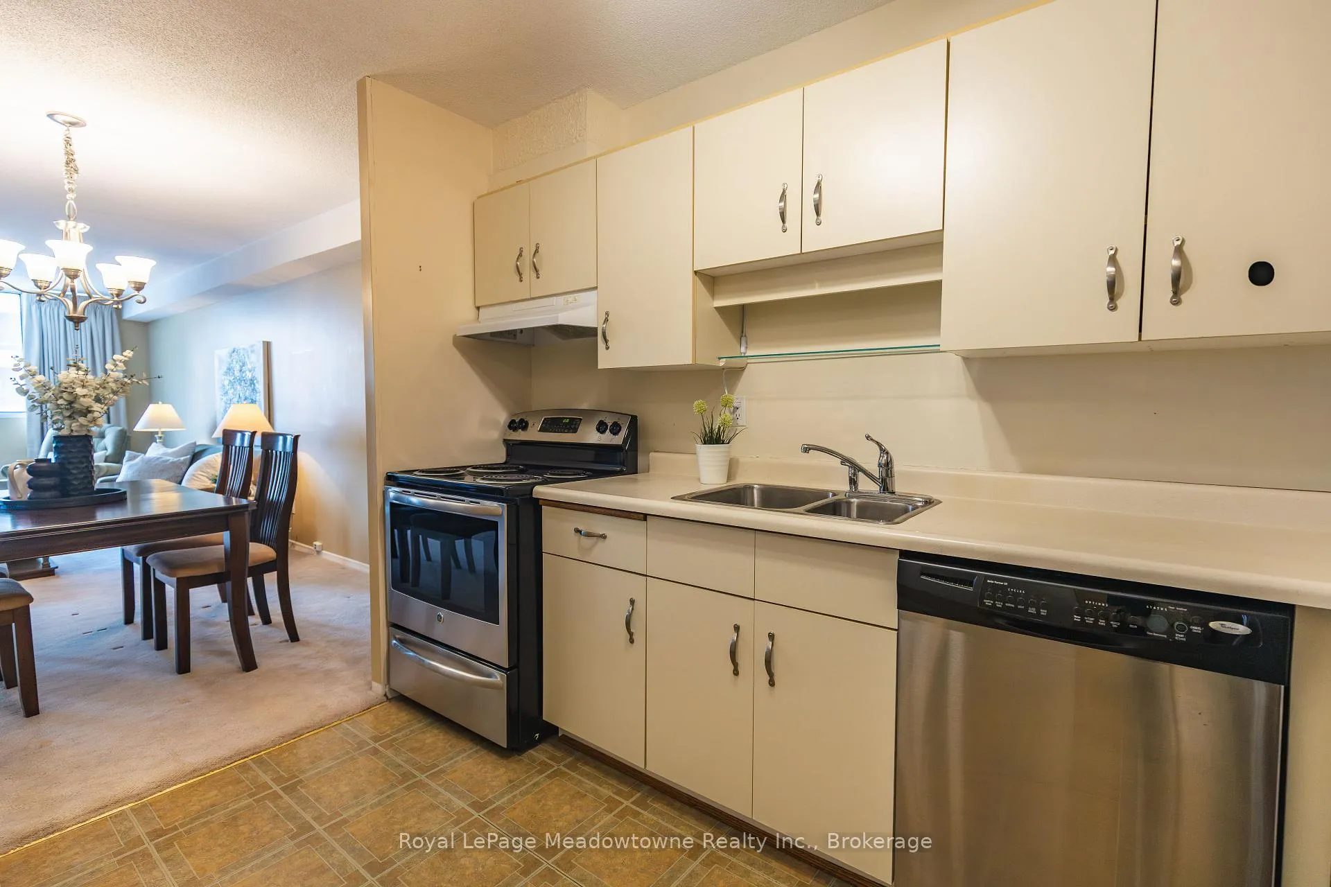 Photo 6 of Unit 605, 81 Millside Drive, Milton, Old Milton — HOMEH