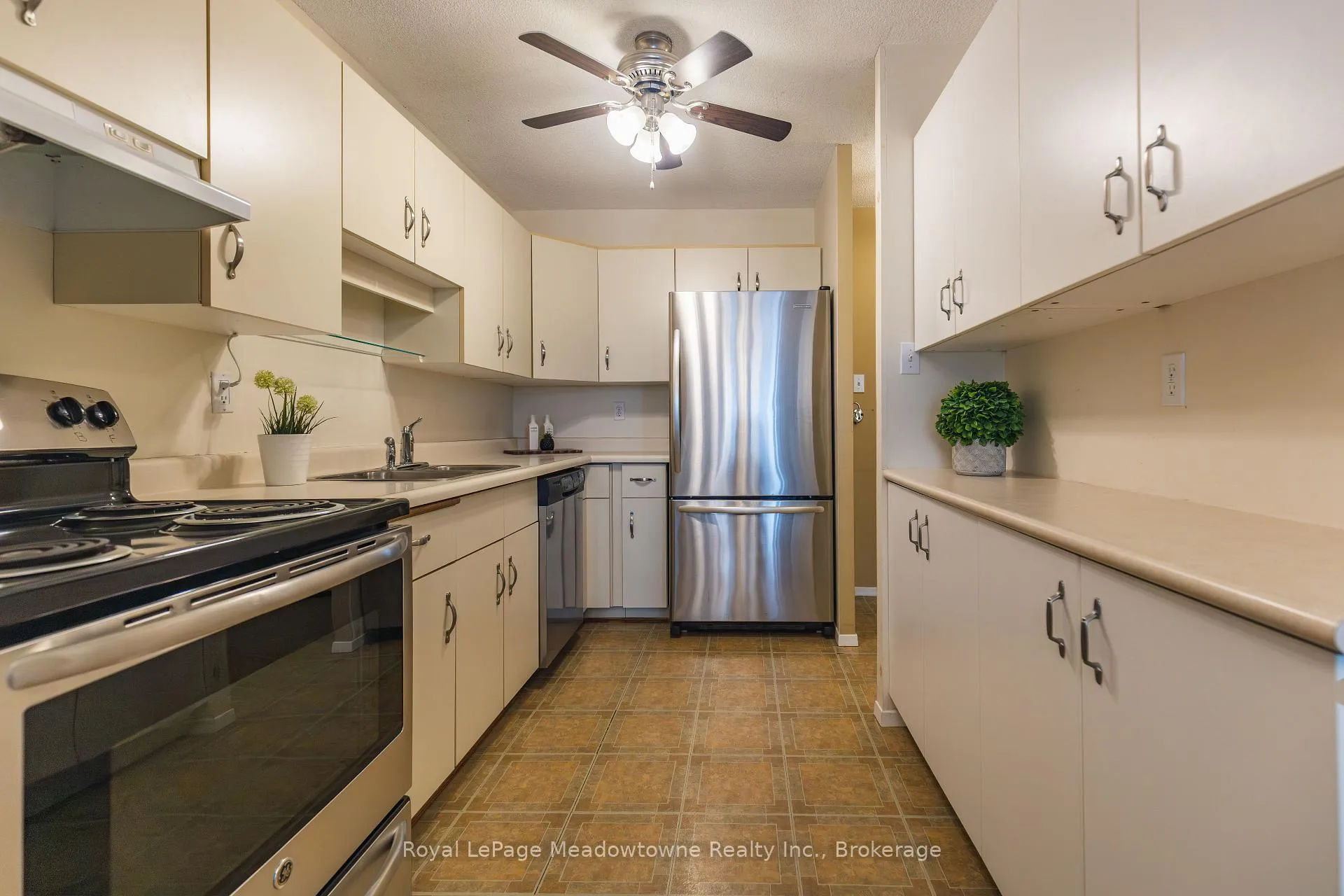 Photo 8 of Unit 605, 81 Millside Drive, Milton, Old Milton — HOMEH