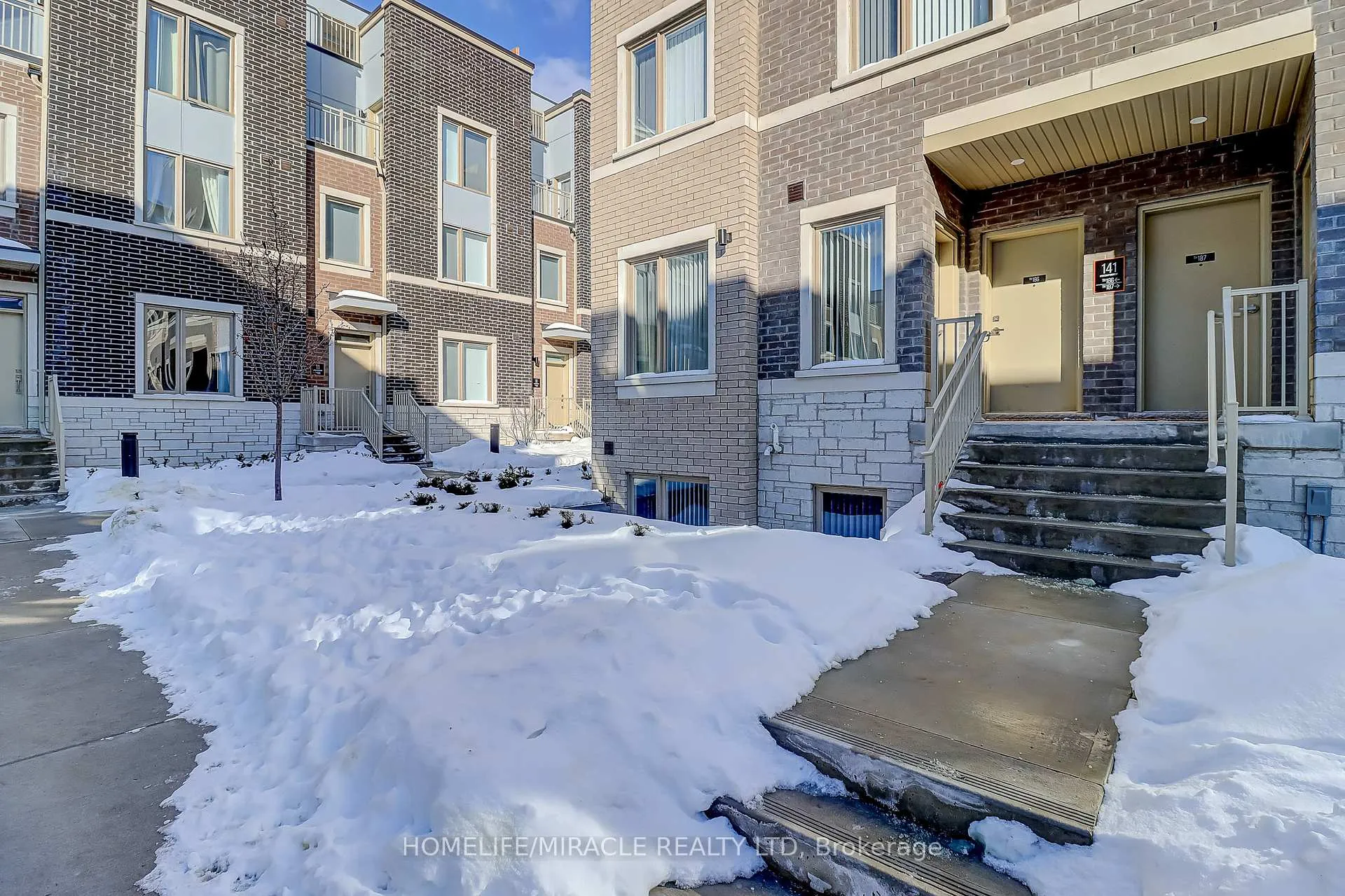 Photo 2 of Unit 185, 141 Honeycrisp Crescent, Vaughan, Vaughan Corporate Centre — HOMEH