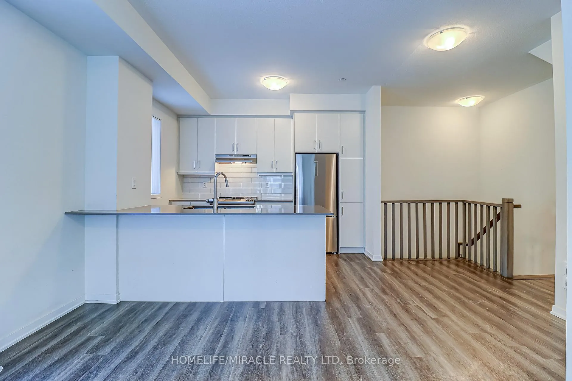 Photo 7 of Unit 185, 141 Honeycrisp Crescent, Vaughan, Vaughan Corporate Centre — HOMEH
