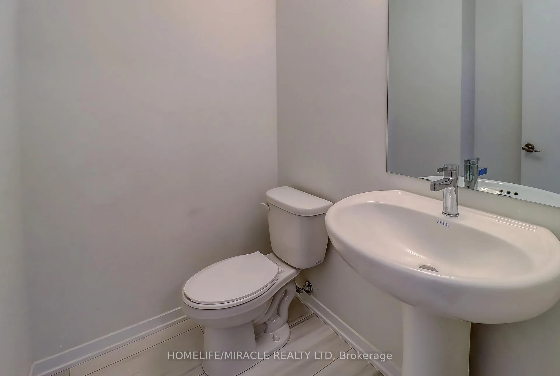 Photo 13 of Unit 185, 141 Honeycrisp Crescent, Vaughan, Vaughan Corporate Centre — HOMEH