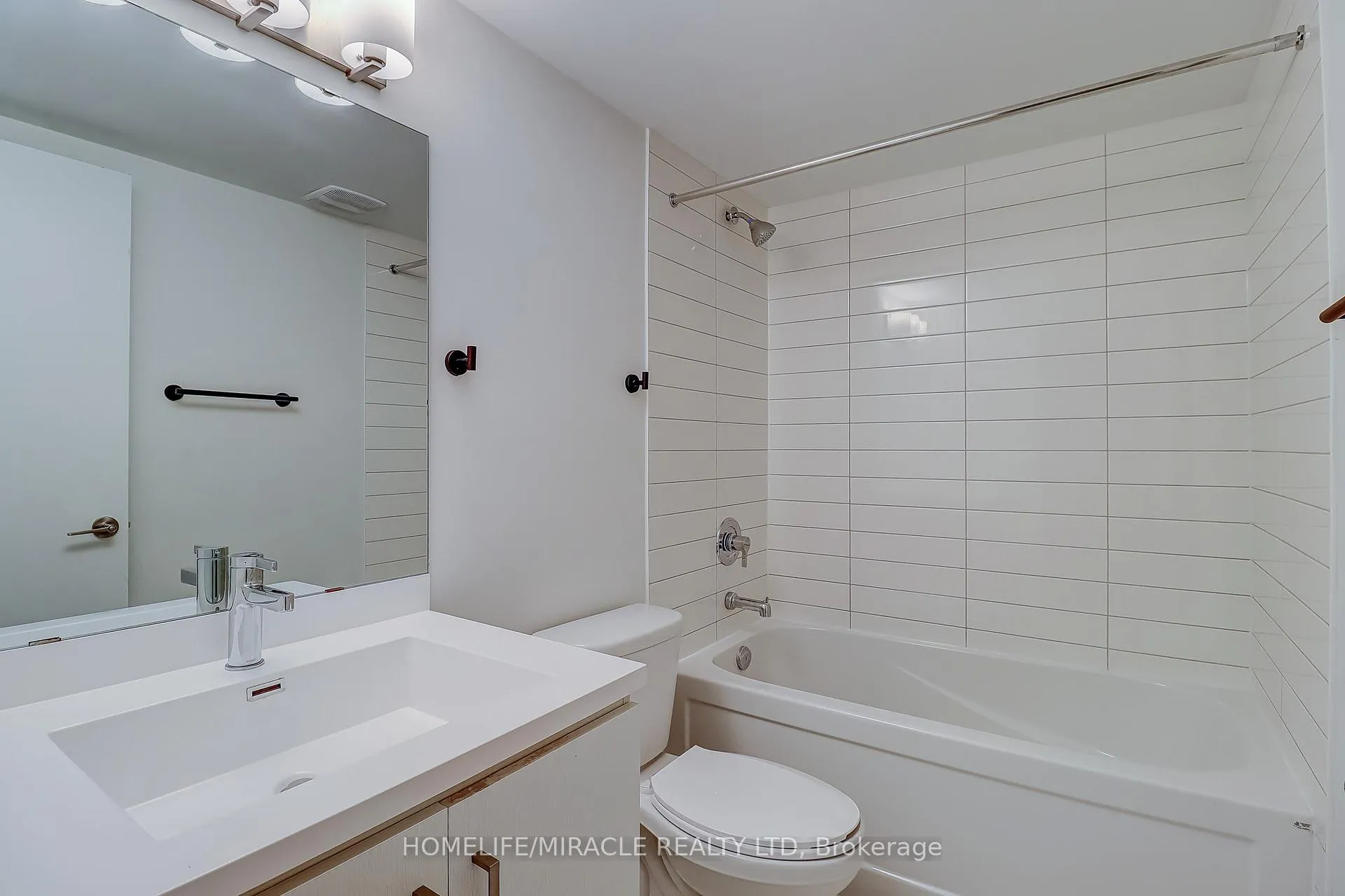 Photo 20 of Unit 185, 141 Honeycrisp Crescent, Vaughan, Vaughan Corporate Centre — HOMEH