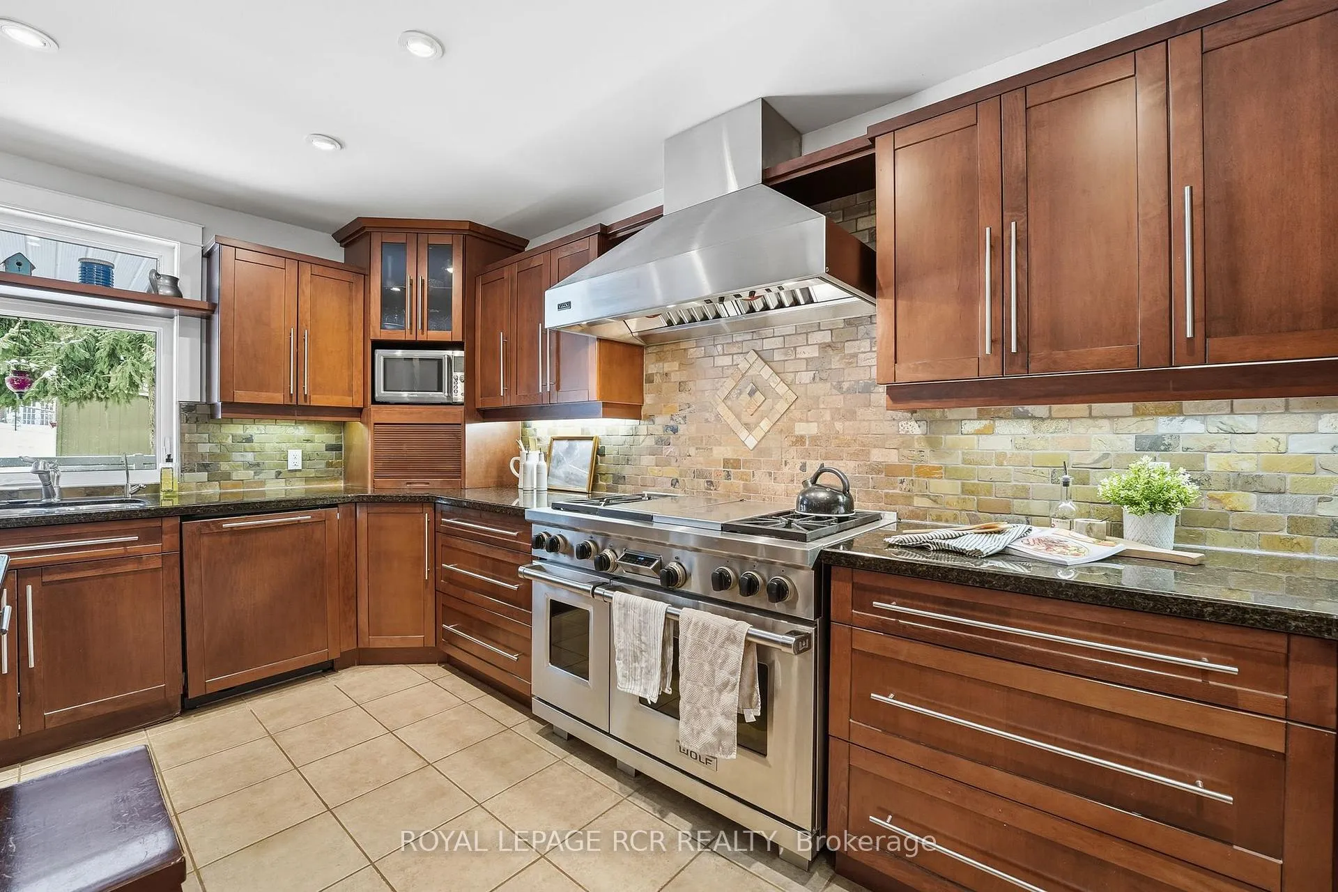 Photo 16 of 117 Tyler Street, Aurora, Aurora Village — HOMEH