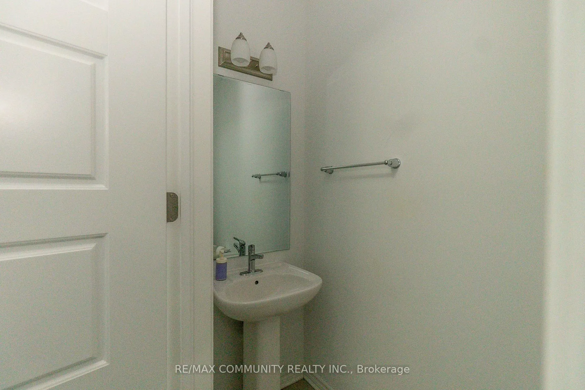 Photo 10 of 3094 Sideline 16, Pickering, Rural Pickering — HOMEH