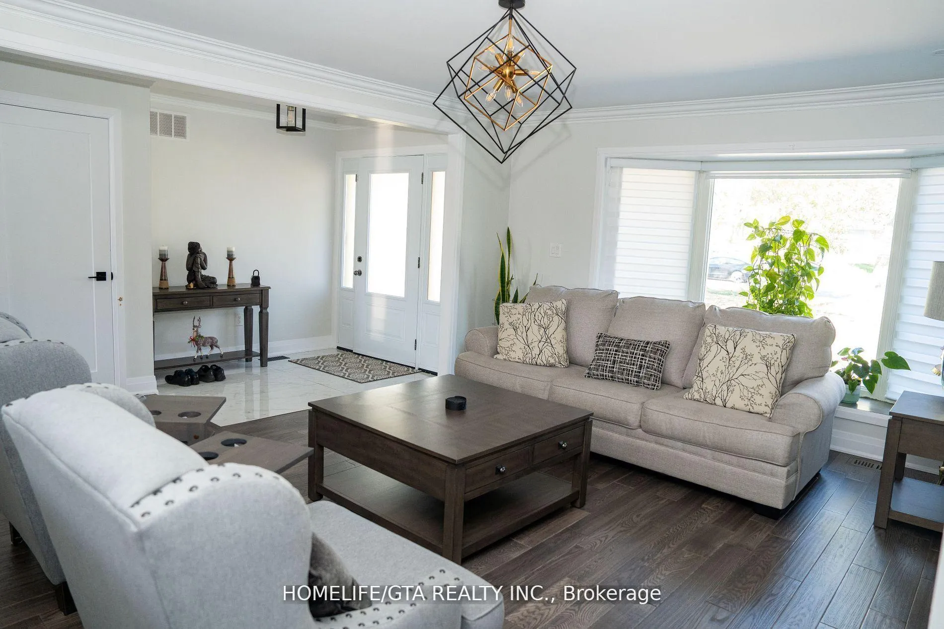 Photo 4 of 439 Rossland Road W, Oshawa, McLaughlin — HOMEH