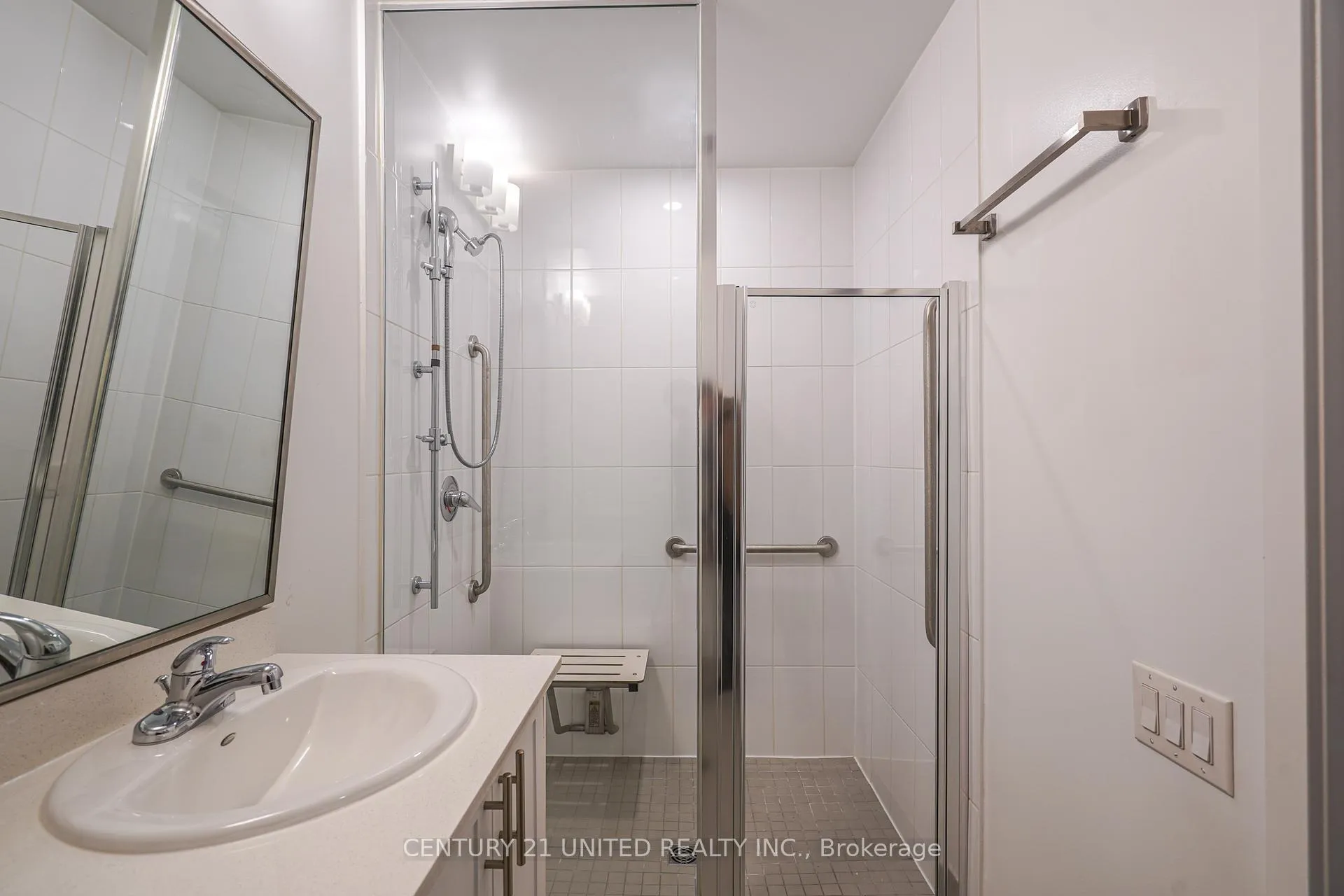 Photo 8 of Unit 204, 100 Bond Street E, Oshawa, O'Neill — HOMEH
