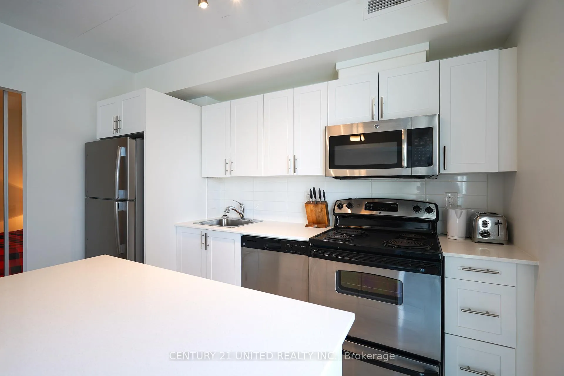 Photo 3 of Unit 801, 100 Bond Street E, Oshawa, O'Neill — HOMEH