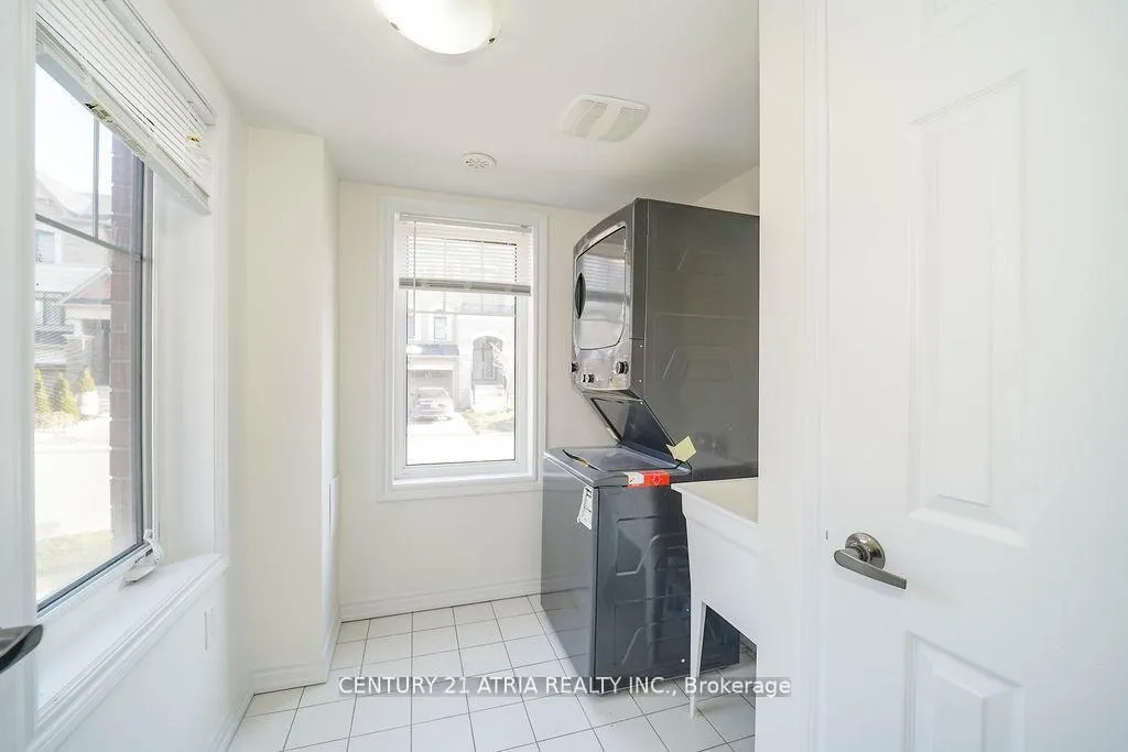 Photo 5 of 34 Isabella Peach Drive, Markham, Victoria Square — HOMEH