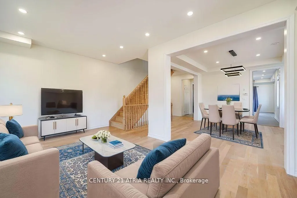 Photo 13 of 34 Isabella Peach Drive, Markham, Victoria Square — HOMEH