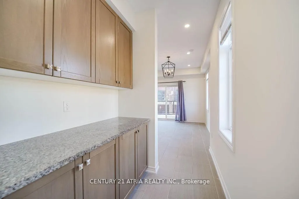 Photo 15 of 34 Isabella Peach Drive, Markham, Victoria Square — HOMEH