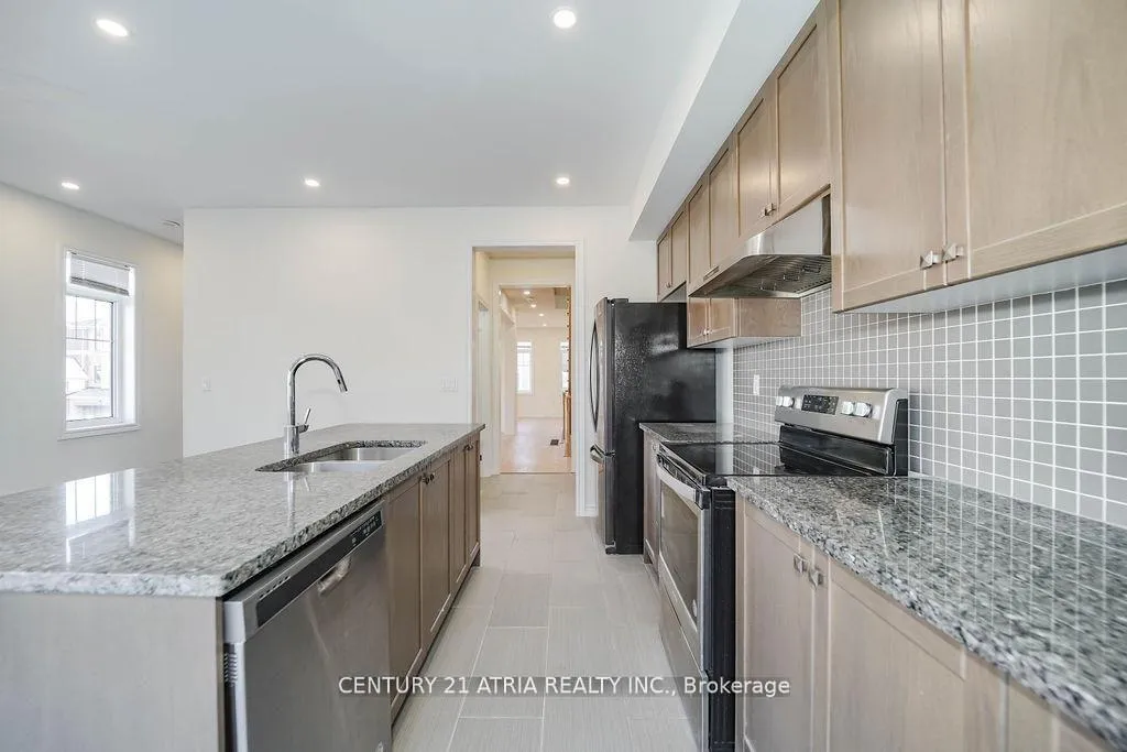 Photo 18 of 34 Isabella Peach Drive, Markham, Victoria Square — HOMEH