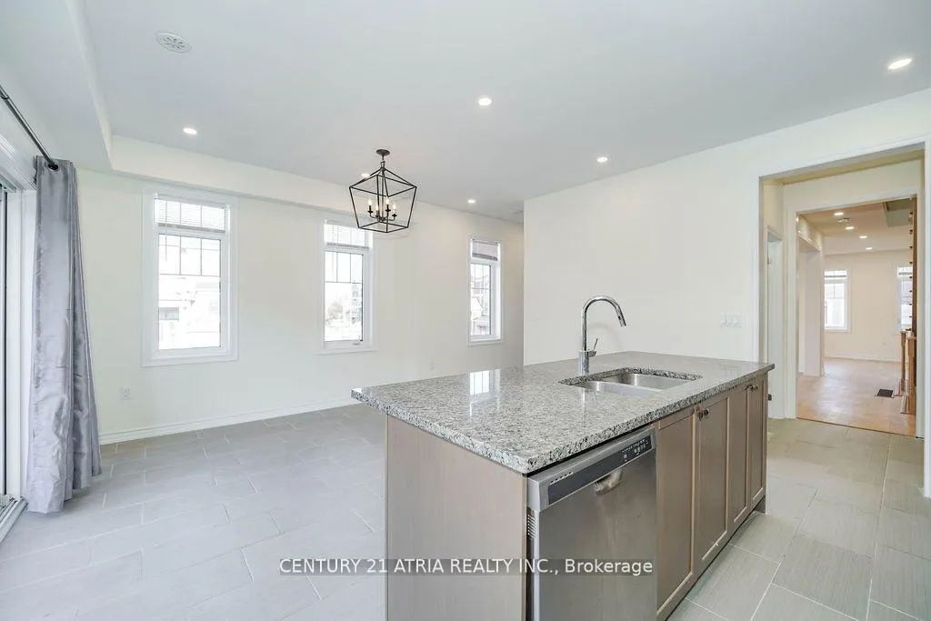 Photo 19 of 34 Isabella Peach Drive, Markham, Victoria Square — HOMEH