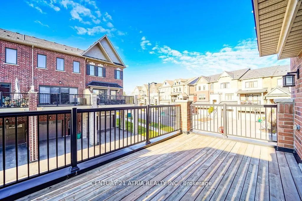 Photo 21 of 34 Isabella Peach Drive, Markham, Victoria Square — HOMEH