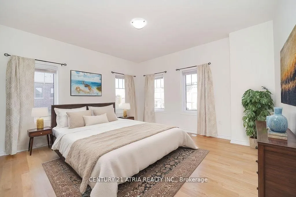 Photo 22 of 34 Isabella Peach Drive, Markham, Victoria Square — HOMEH