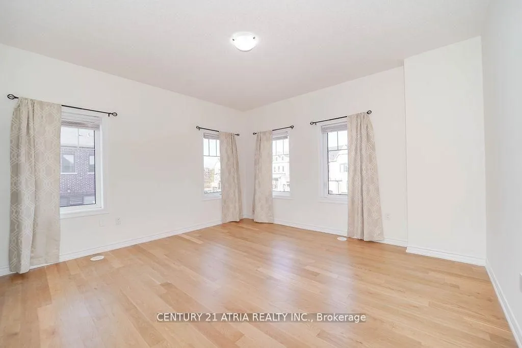 Photo 23 of 34 Isabella Peach Drive, Markham, Victoria Square — HOMEH