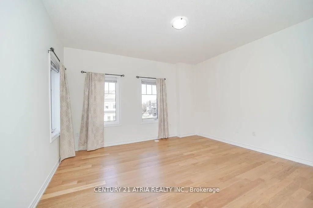 Photo 24 of 34 Isabella Peach Drive, Markham, Victoria Square — HOMEH