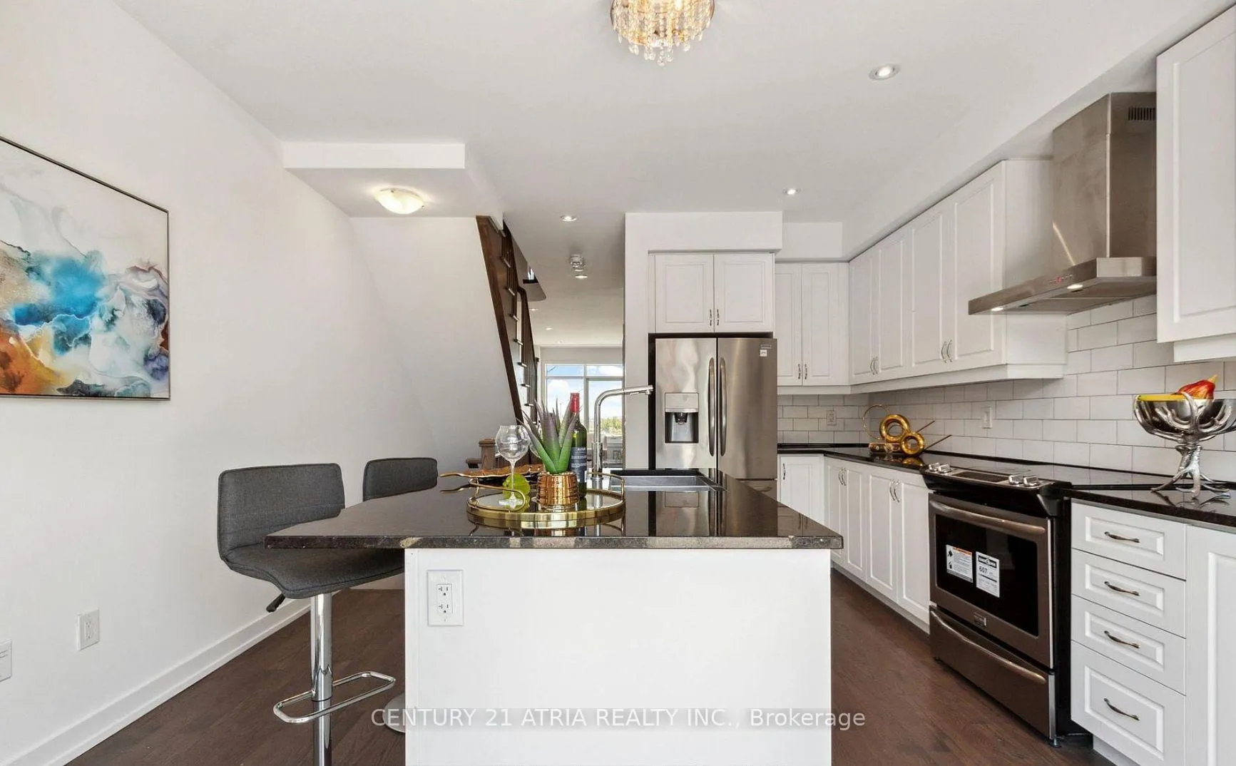 Photo 8 of 147 Salterton Circle, Vaughan, Rural Vaughan — HOMEH