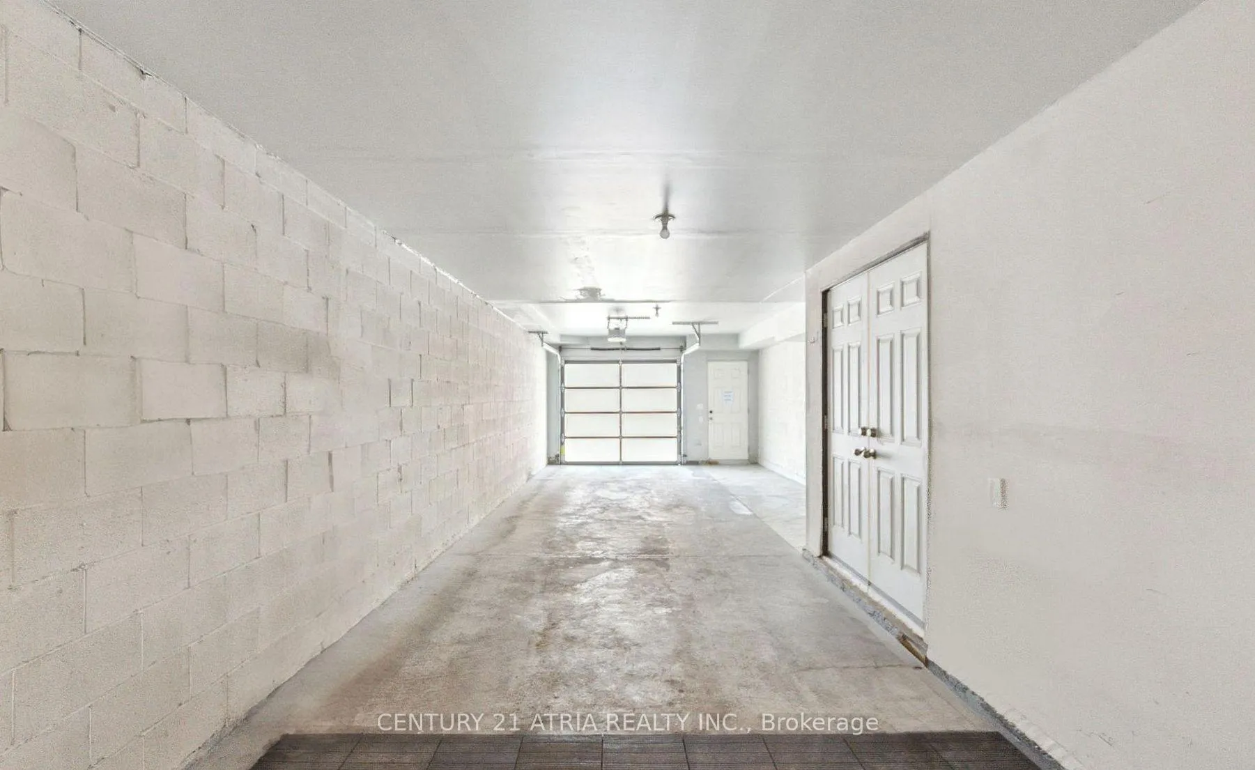 Photo 10 of 147 Salterton Circle, Vaughan, Rural Vaughan — HOMEH