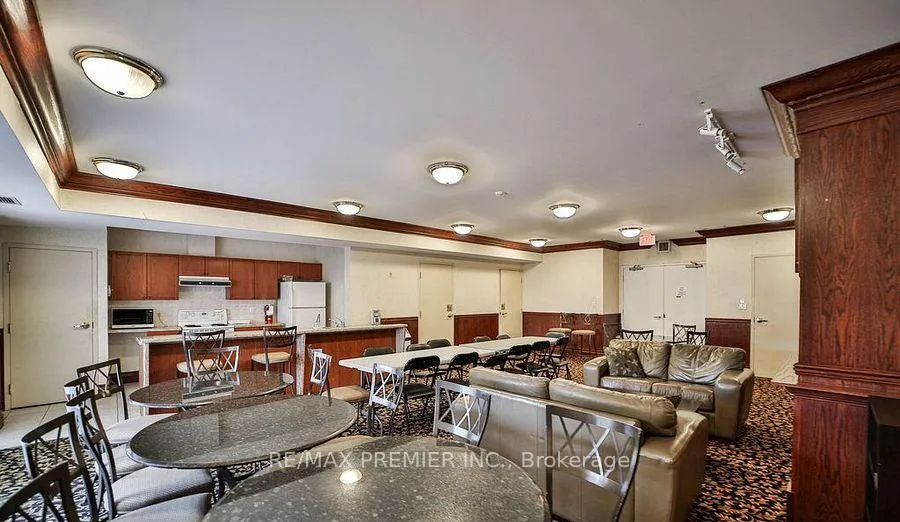 Photo 4 of Unit 115, 33 Wallace Street, Vaughan, West Woodbridge — HOMEH