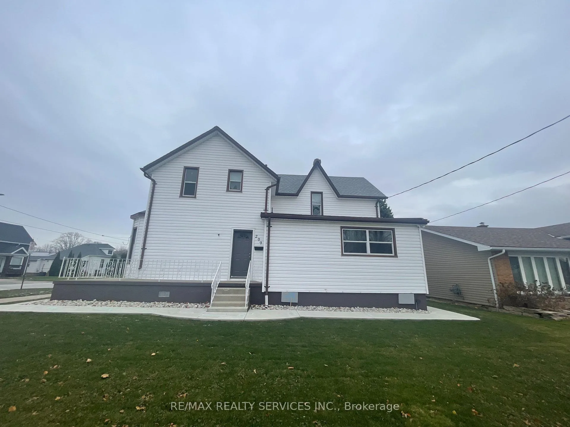 Photo 5 of 209 Murray Street, Chatham-Kent, Wallaceburg — HOMEH