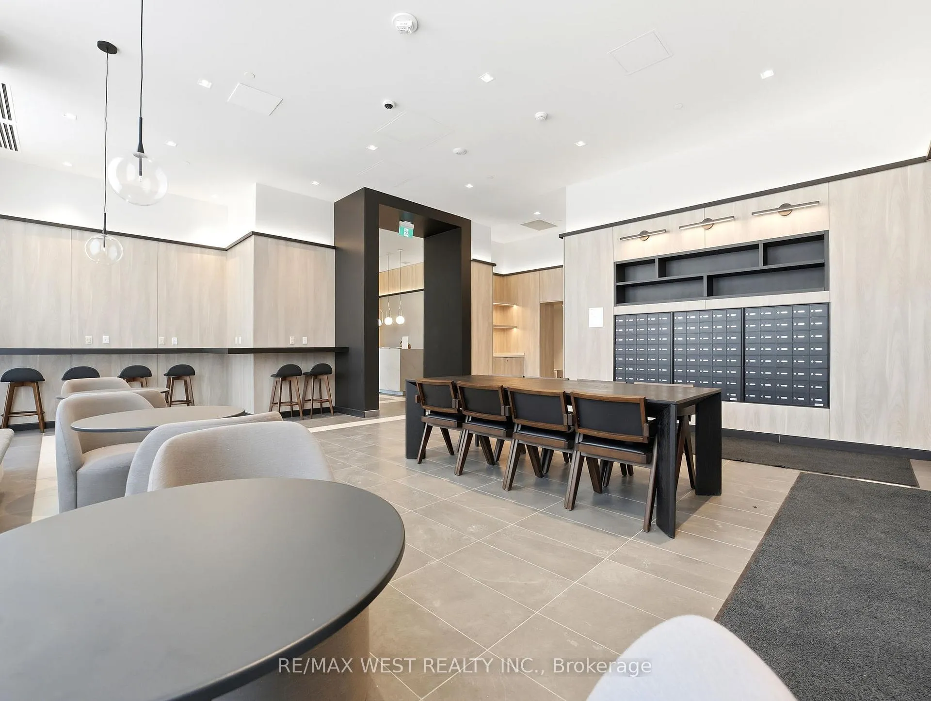 Photo 3 of Unit 912, 1 Jarvis Street, Hamilton, Beasley — HOMEH