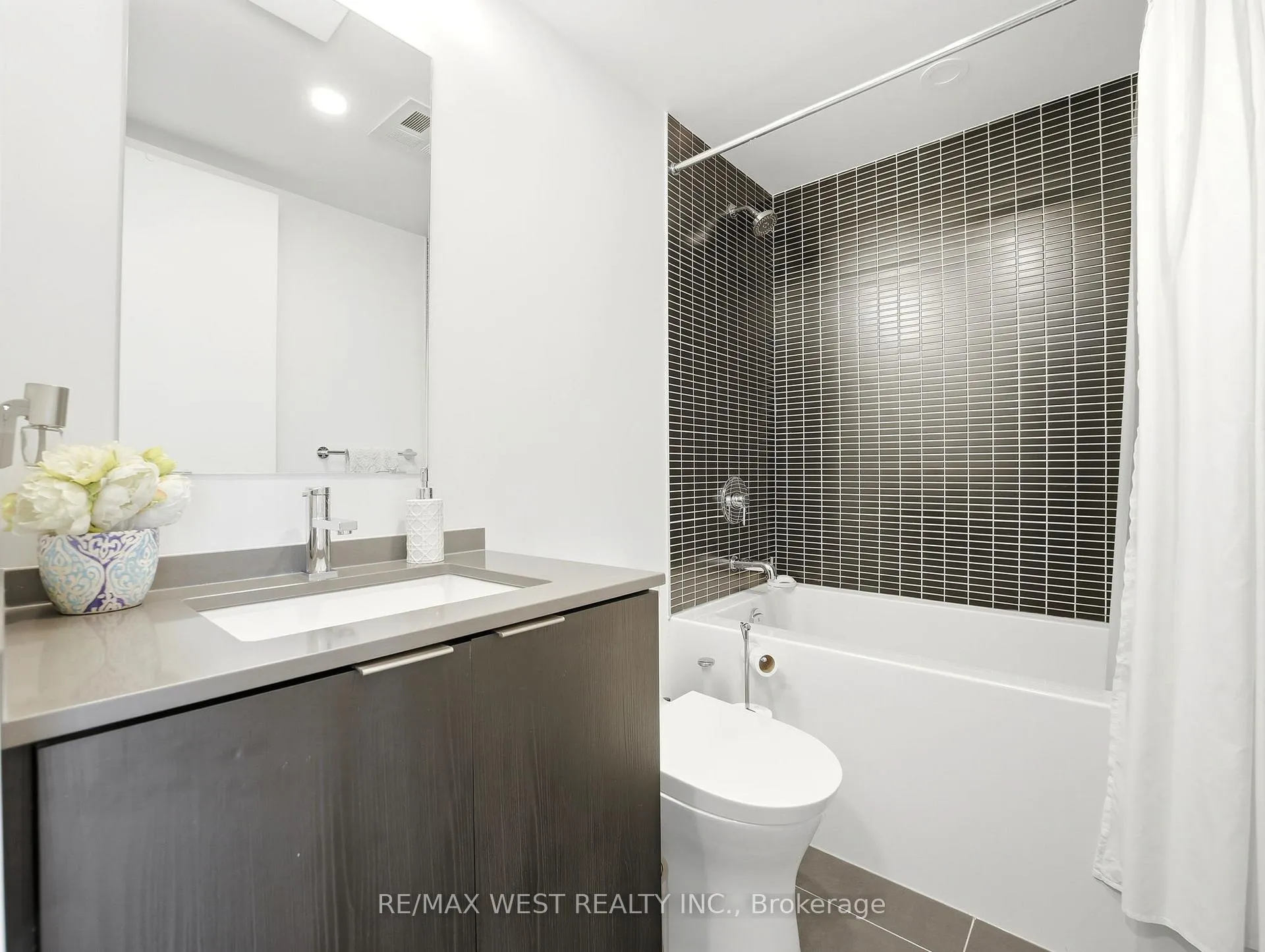 Photo 8 of Unit 912, 1 Jarvis Street, Hamilton, Beasley — HOMEH