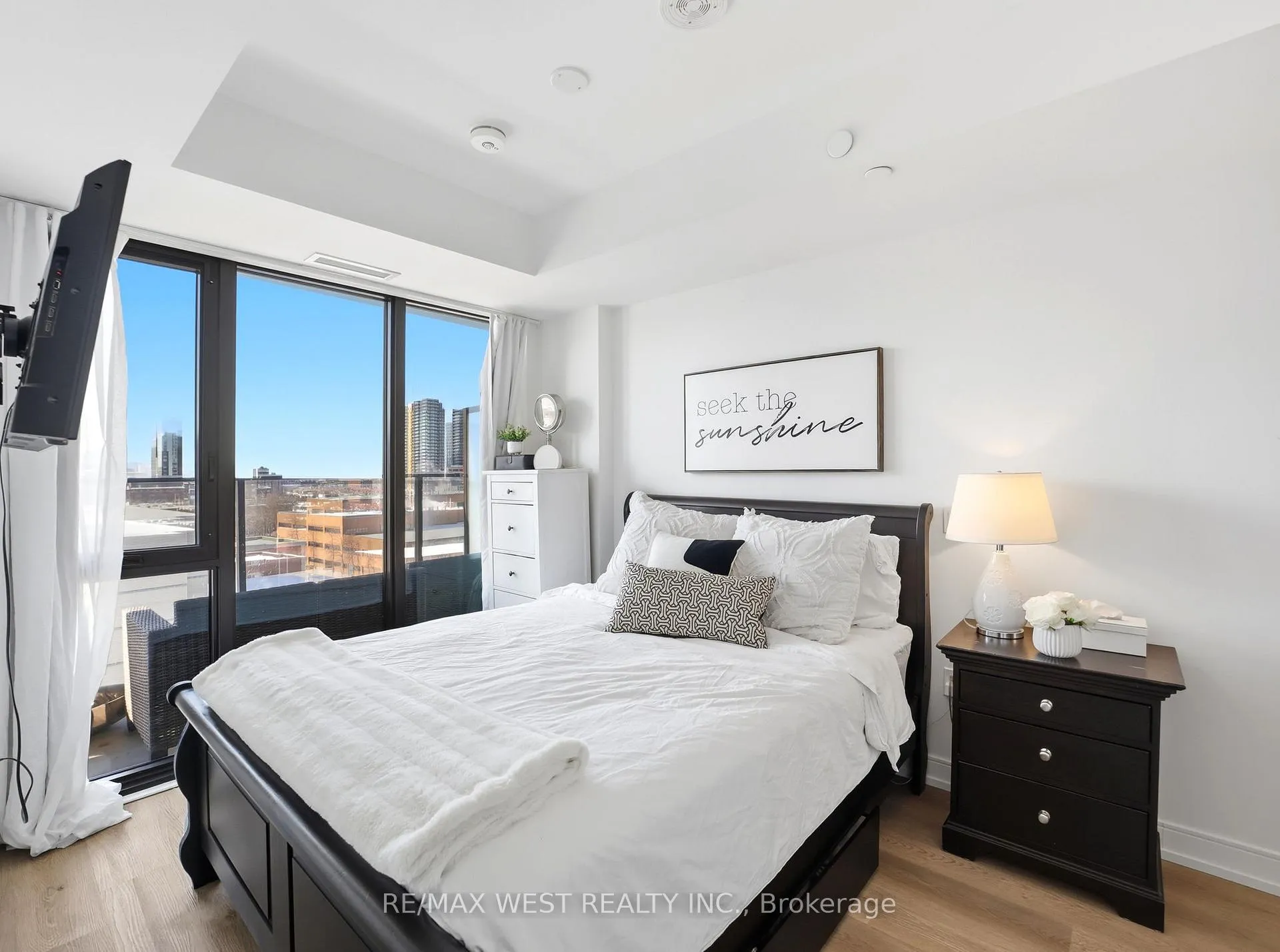 Photo 10 of Unit 912, 1 Jarvis Street, Hamilton, Beasley — HOMEH