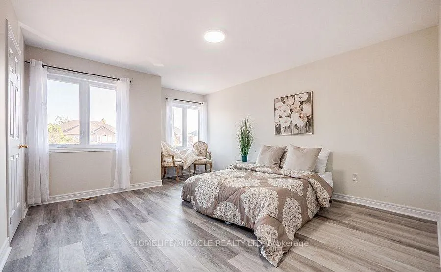 Photo 10 of 118 Mowat Crescent, Halton Hills, Georgetown — HOMEH