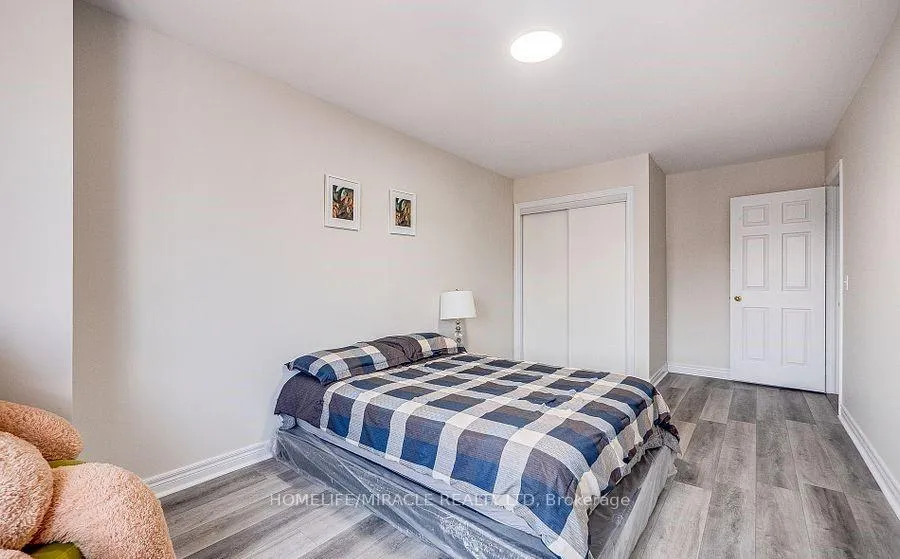 Photo 15 of 118 Mowat Crescent, Halton Hills, Georgetown — HOMEH