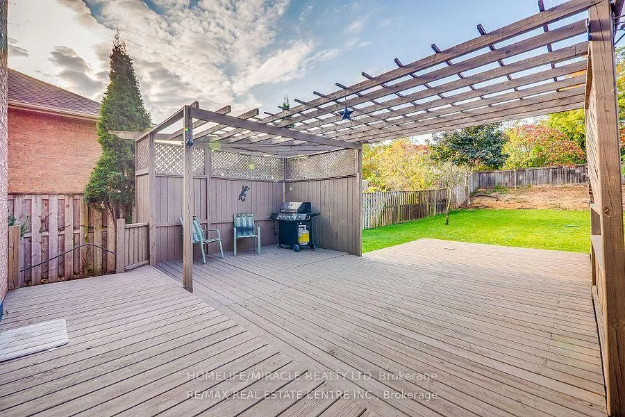 Photo 22 of 118 Mowat Crescent, Halton Hills, Georgetown — HOMEH
