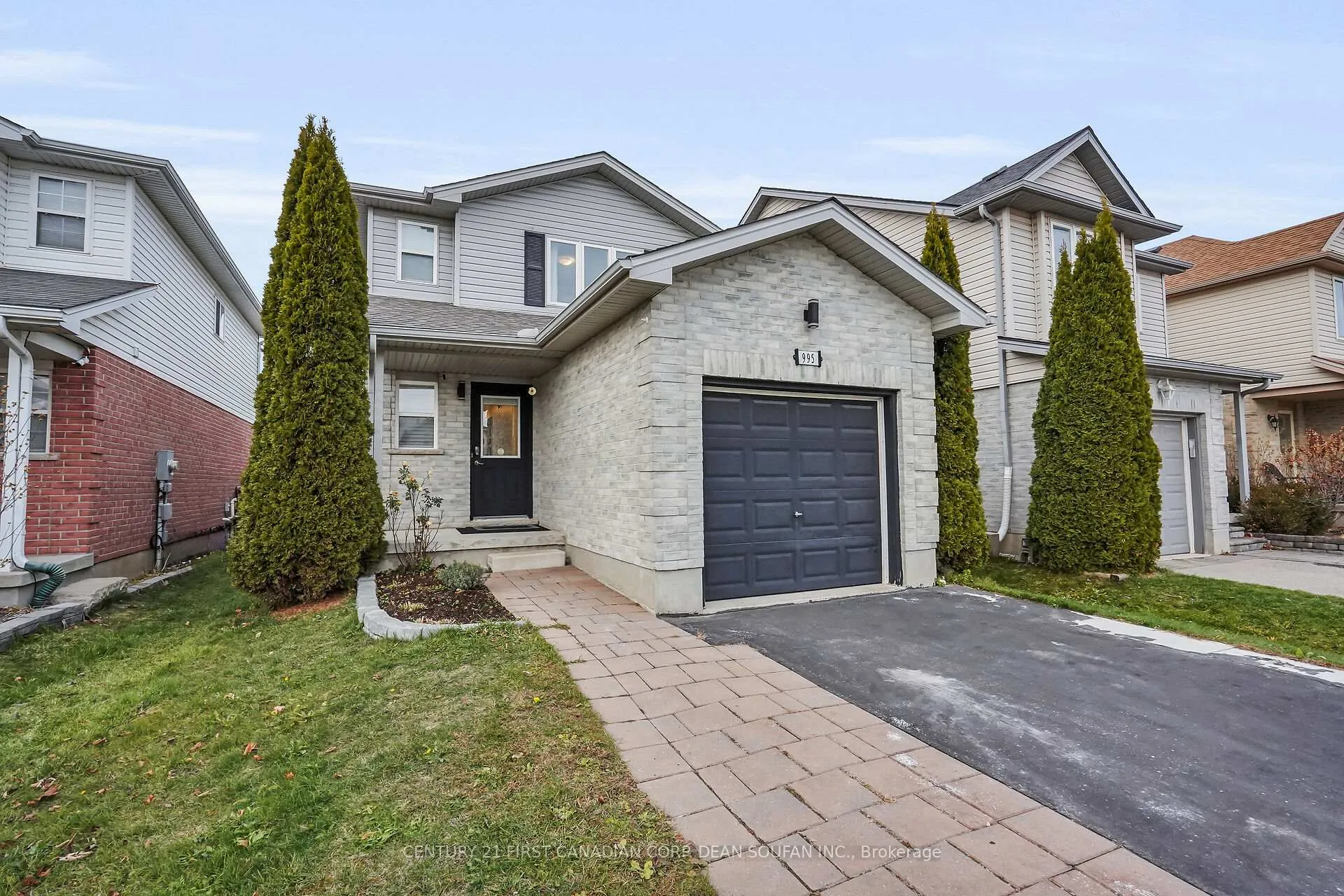 Front of 995 Kimball Crescent