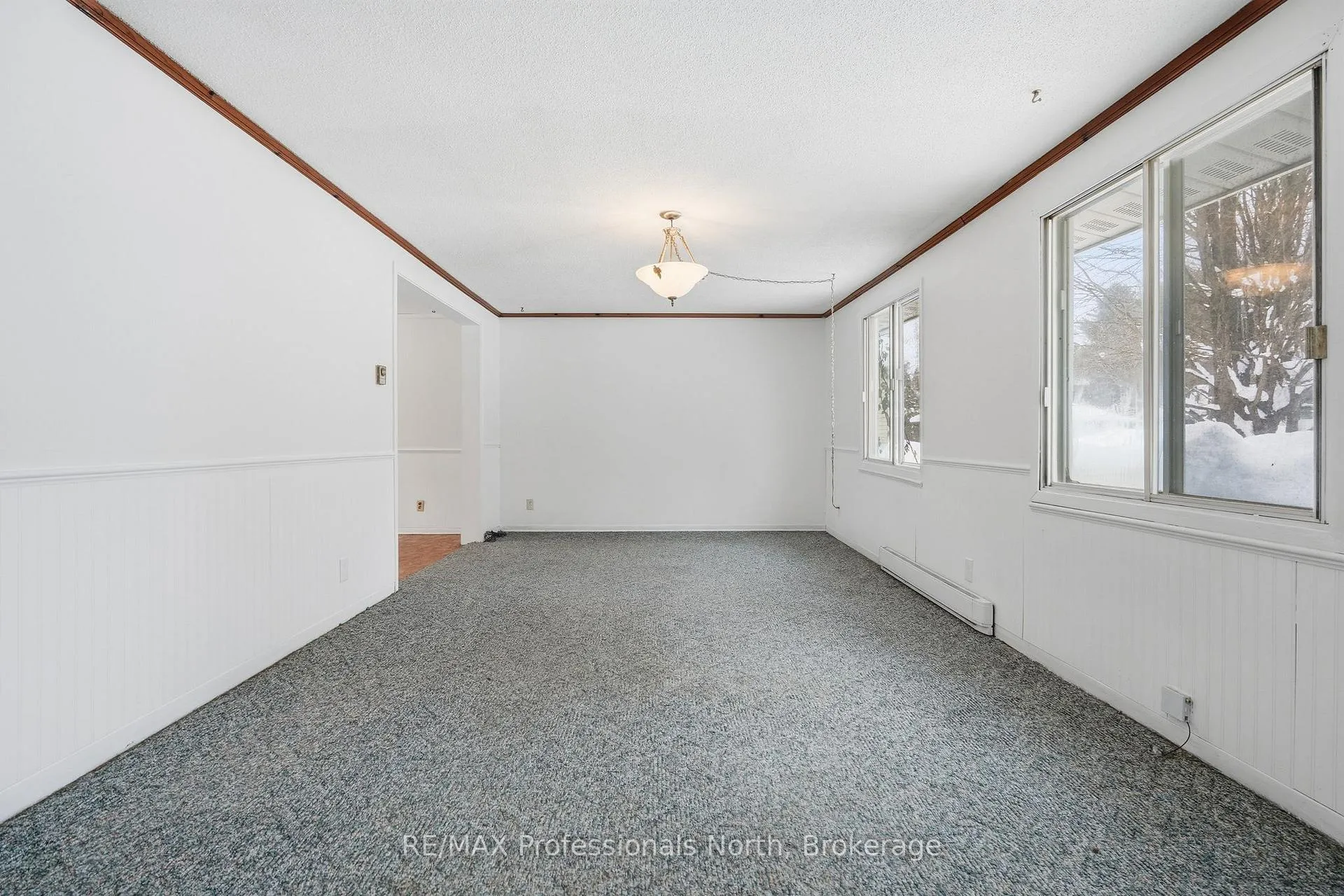 Photo 3 of 25 Dudley Drive, Bracebridge, Macaulay — HOMEH