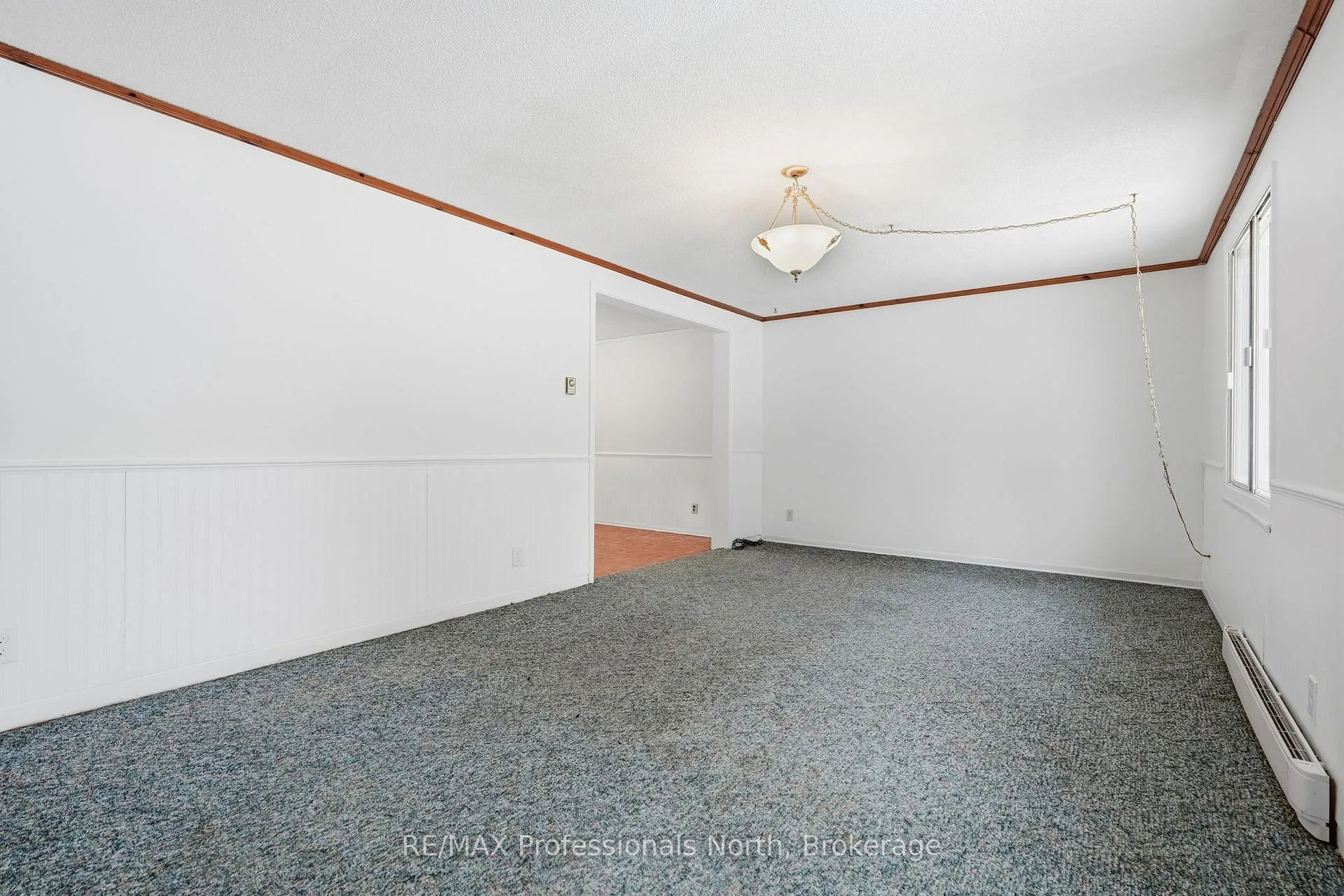 Photo 10 of 25 Dudley Drive, Bracebridge, Macaulay — HOMEH