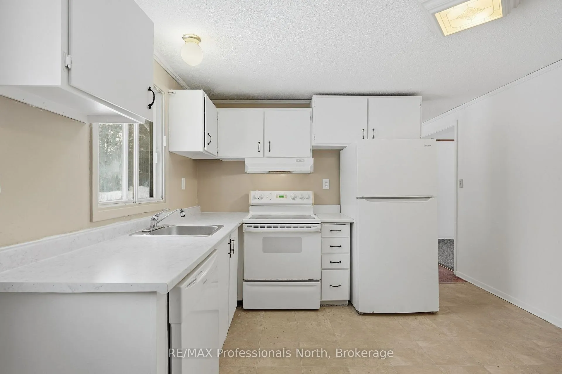 Photo 13 of 25 Dudley Drive, Bracebridge, Macaulay — HOMEH