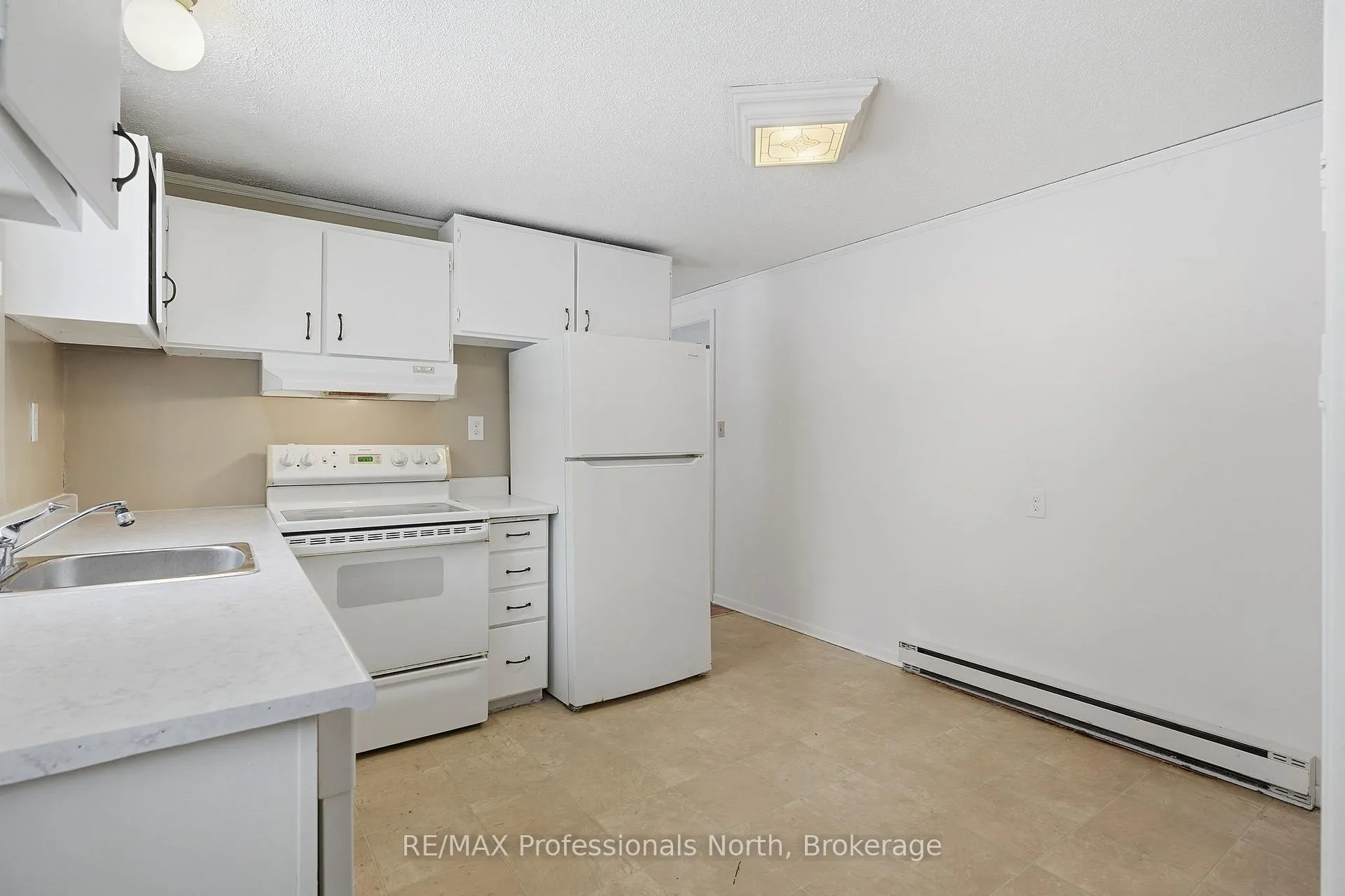 Photo 14 of 25 Dudley Drive, Bracebridge, Macaulay — HOMEH