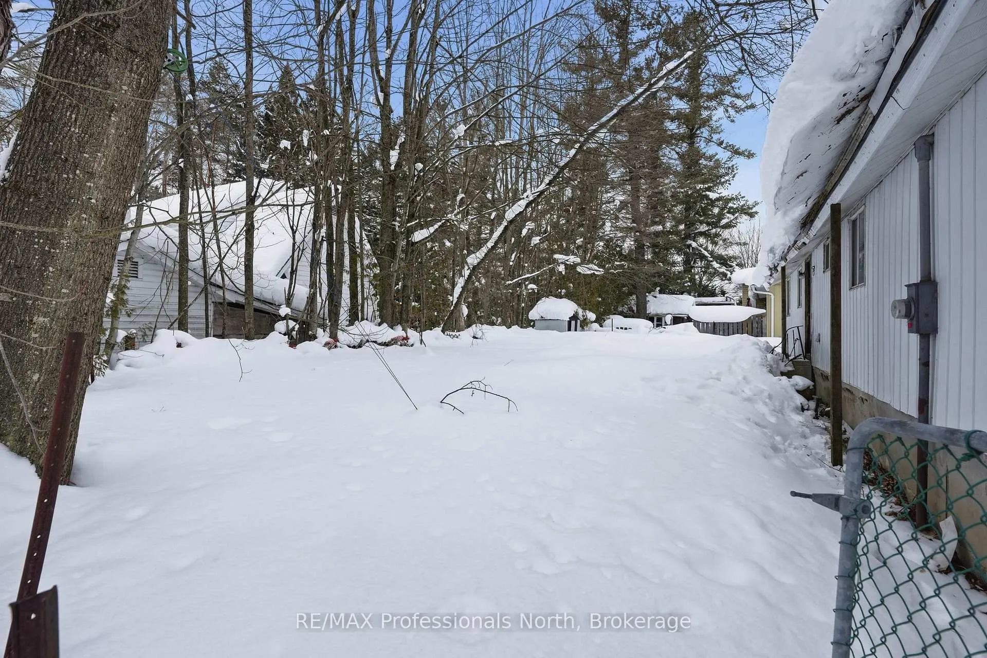 Photo 35 of 25 Dudley Drive, Bracebridge, Macaulay — HOMEH
