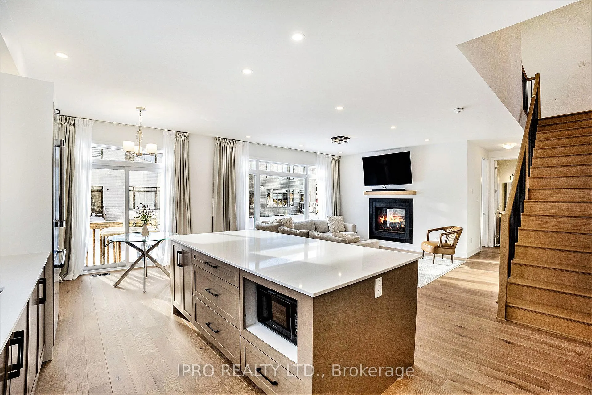 Photo 10 of 1115 Rotary Way, Ottawa, Leitrim — HOMEH
