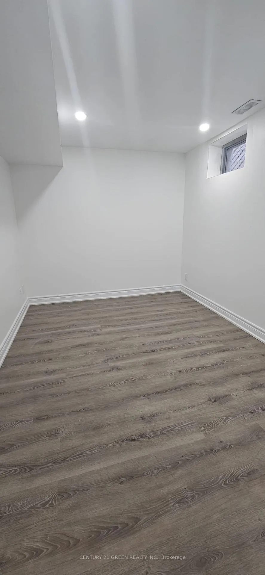 Photo 8 of Unit Basement, 2 Hoodgate Drive, Whitby, Williamsburg — HOMEH