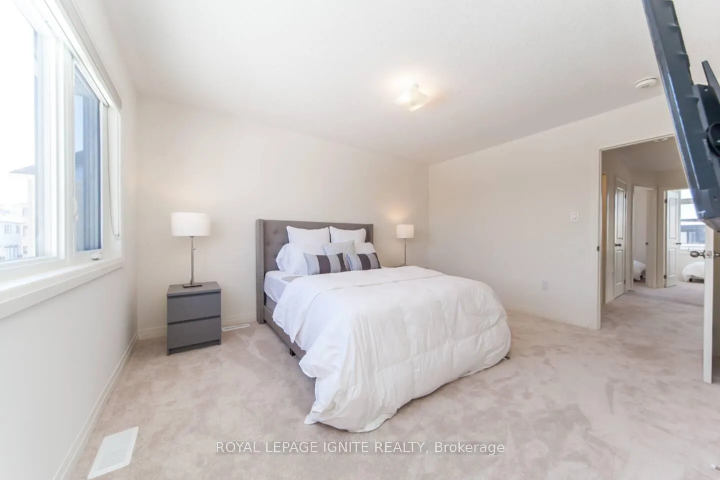 Photo 8 of 35 Cryderman Lane, Clarington, Bowmanville — HOMEH