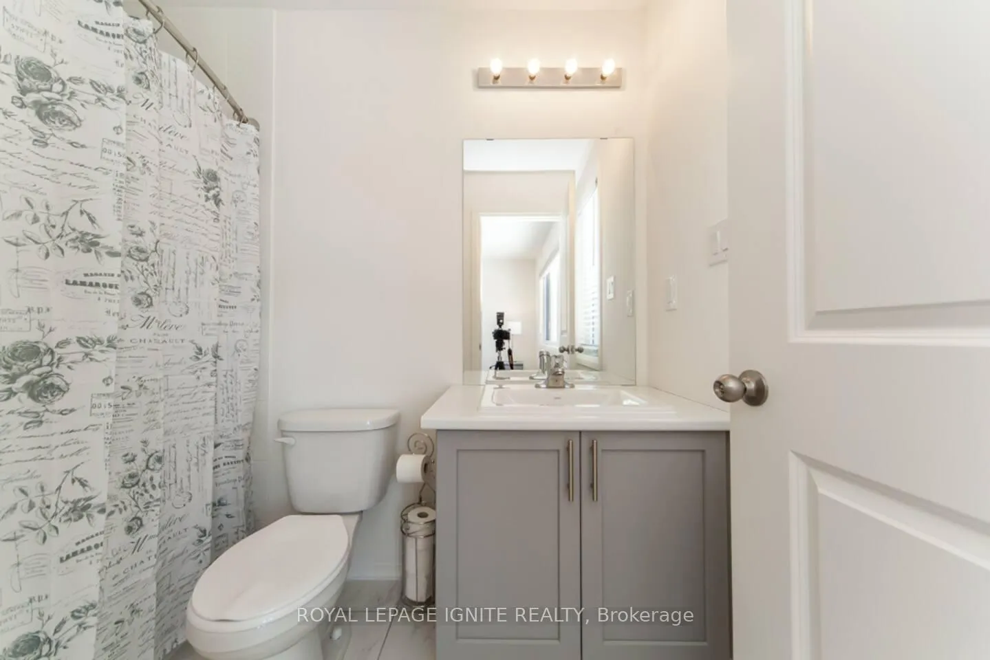 Photo 12 of 35 Cryderman Lane, Clarington, Bowmanville — HOMEH